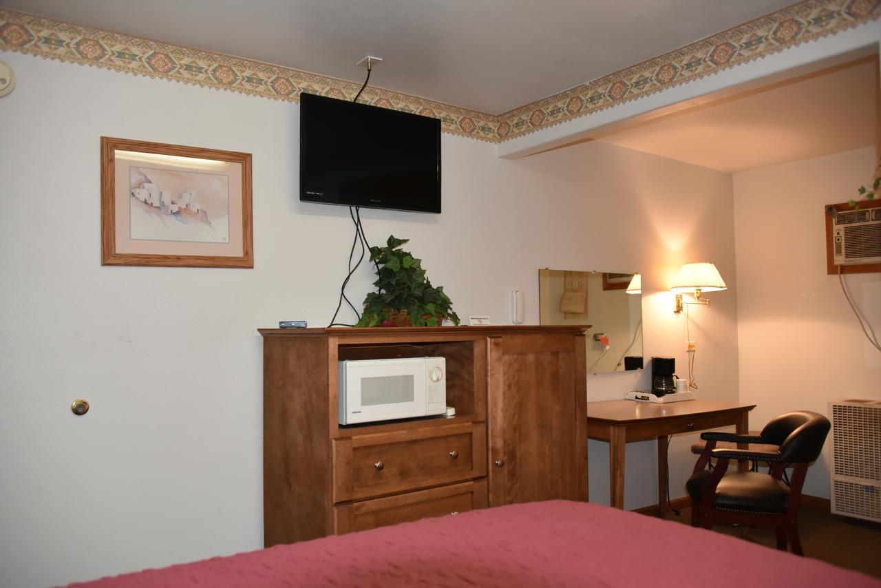 Malta Royals Inn Motel מראה חיצוני תמונה