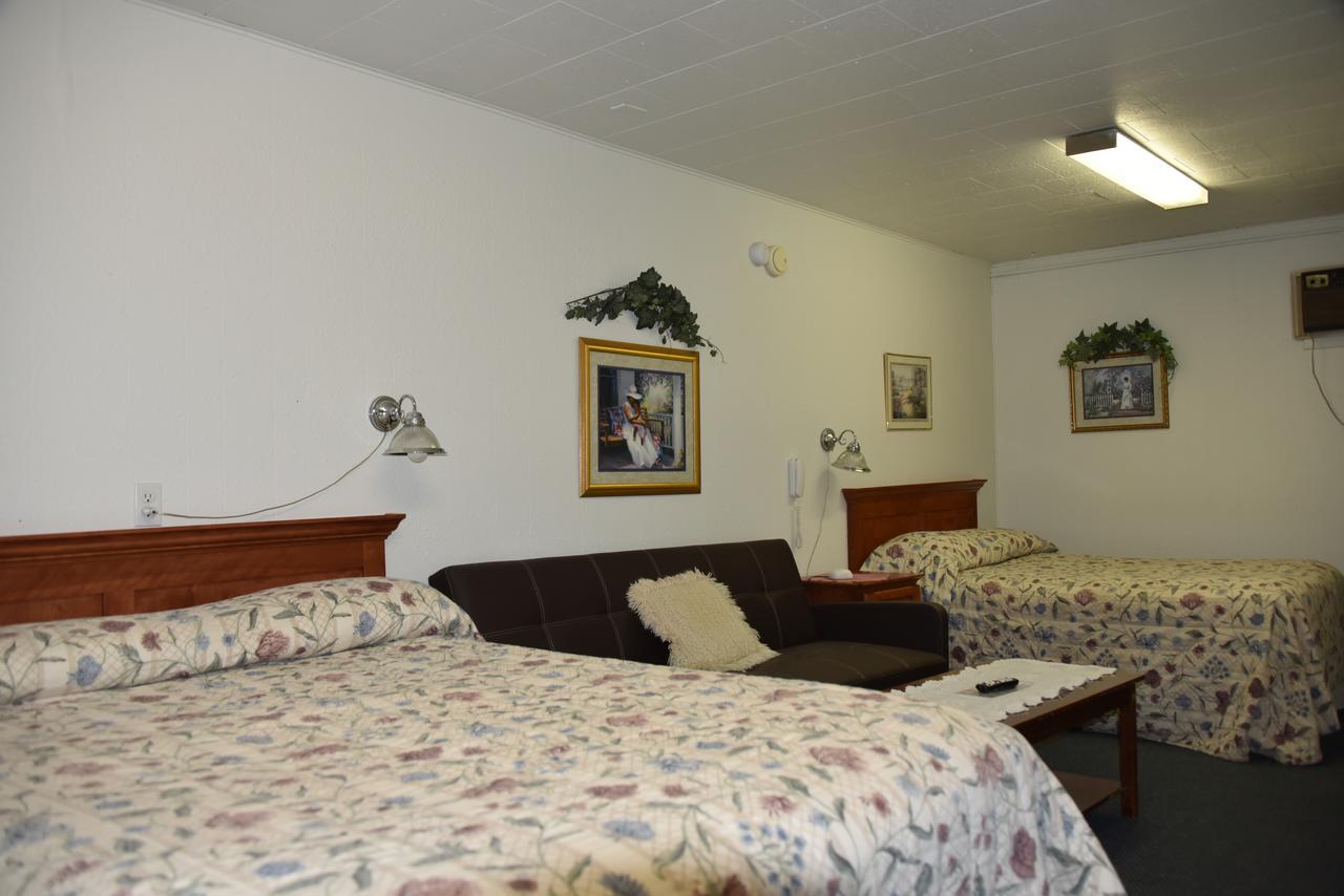 Malta Royals Inn Motel מראה חיצוני תמונה